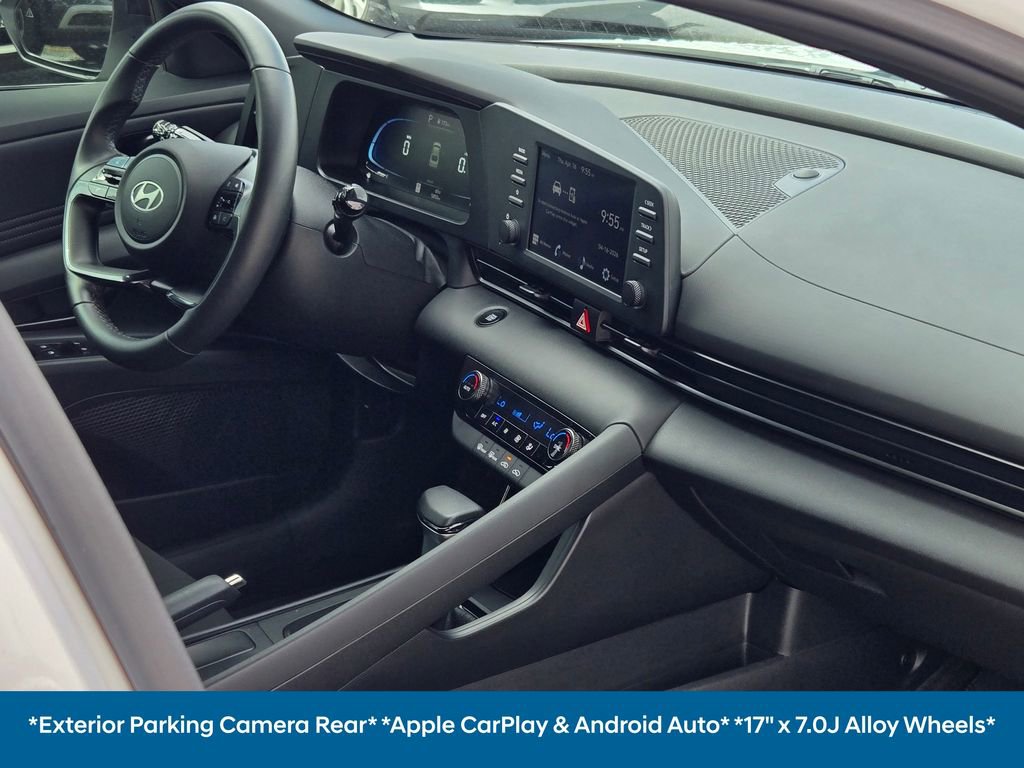 Used 2025 Hyundai Elantra Sport image 11