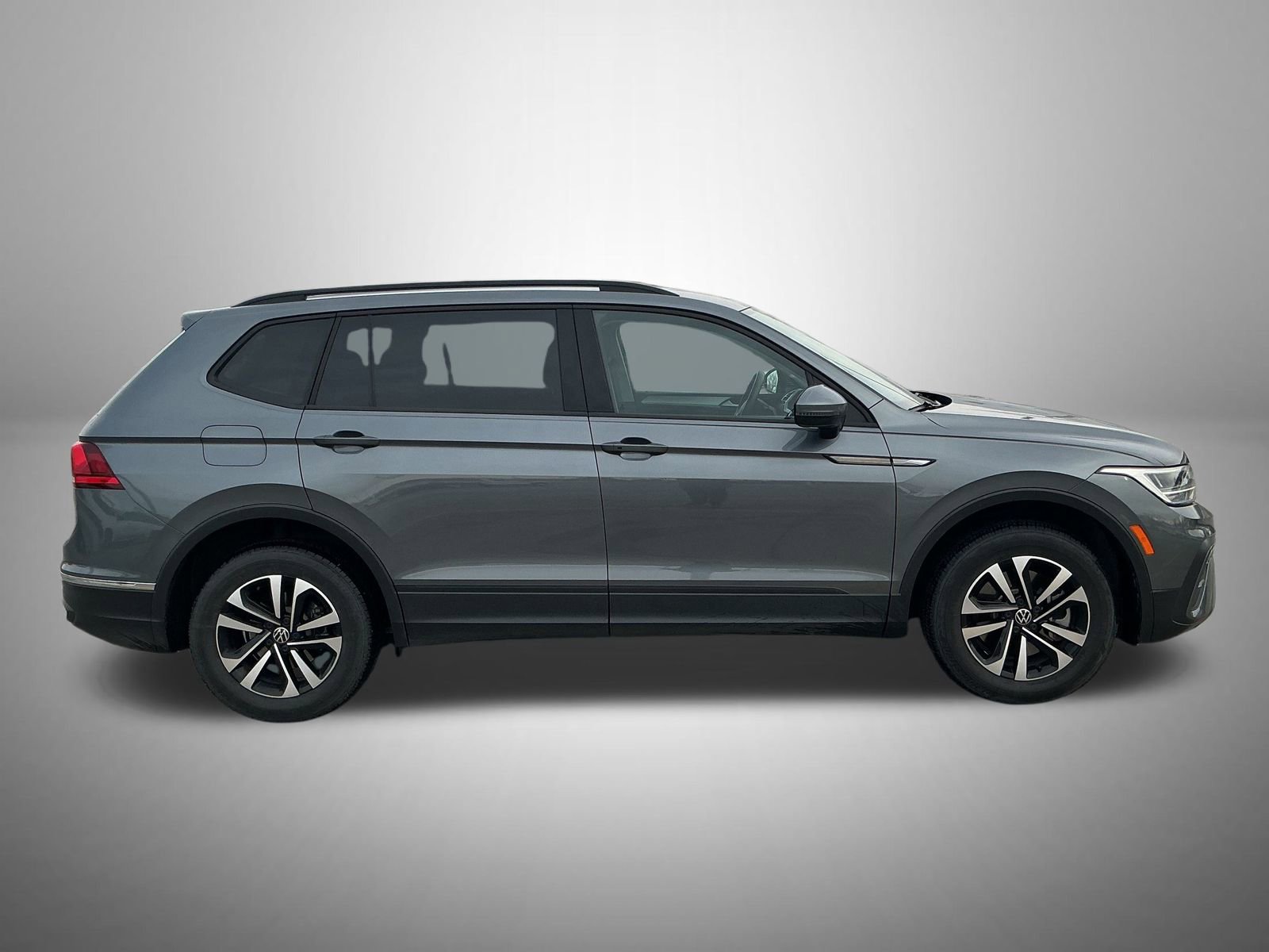 Used 2022 Volkswagen Tiguan S image 4