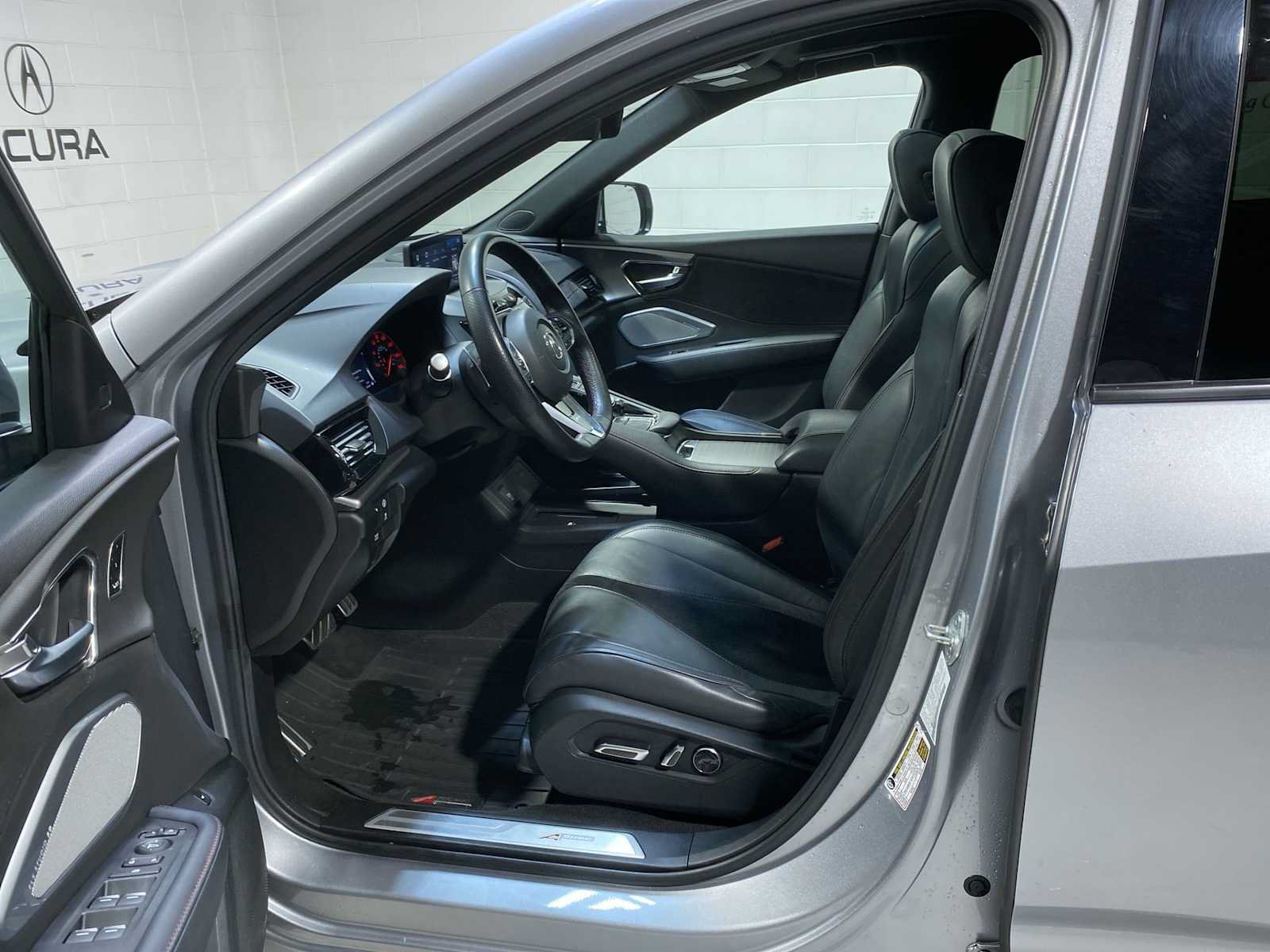 Certified 2024 Acura RDX w/ Advance Package AWD/4WD image 2