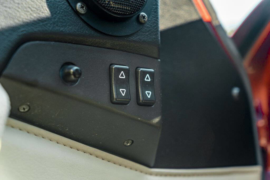 Used 1986 Porsche 944 Turbo image 79