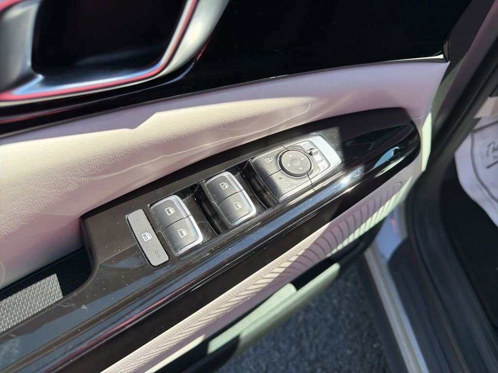 Certified 2023 Kia Carnival EX image 12
