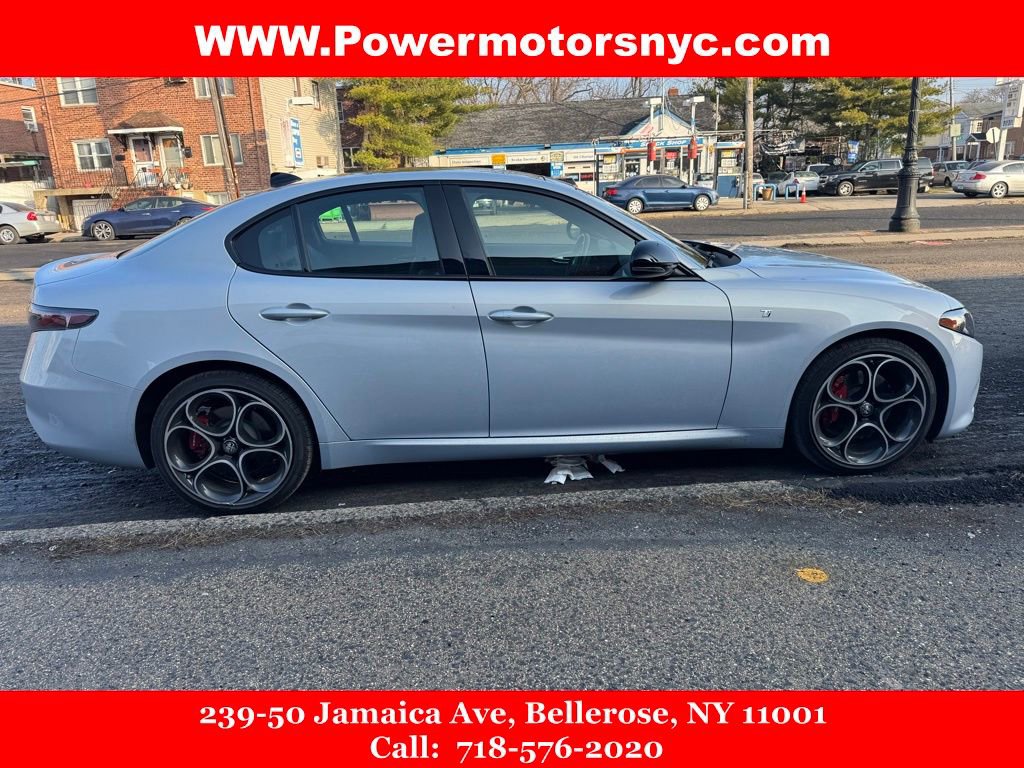 Used 2024 Alfa Romeo Giulia Ti image 4