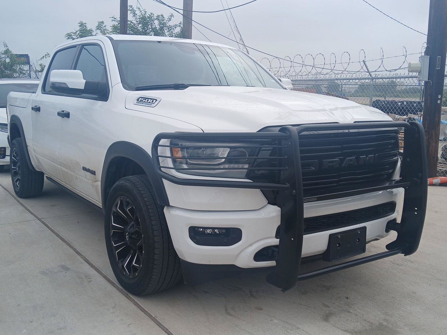 Used 2024 RAM 1500 Laramie AWD/4WD image 6