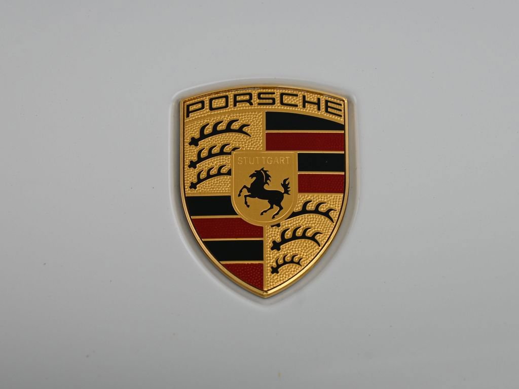 Certified 2022 Porsche Macan AWD/4WD image 32