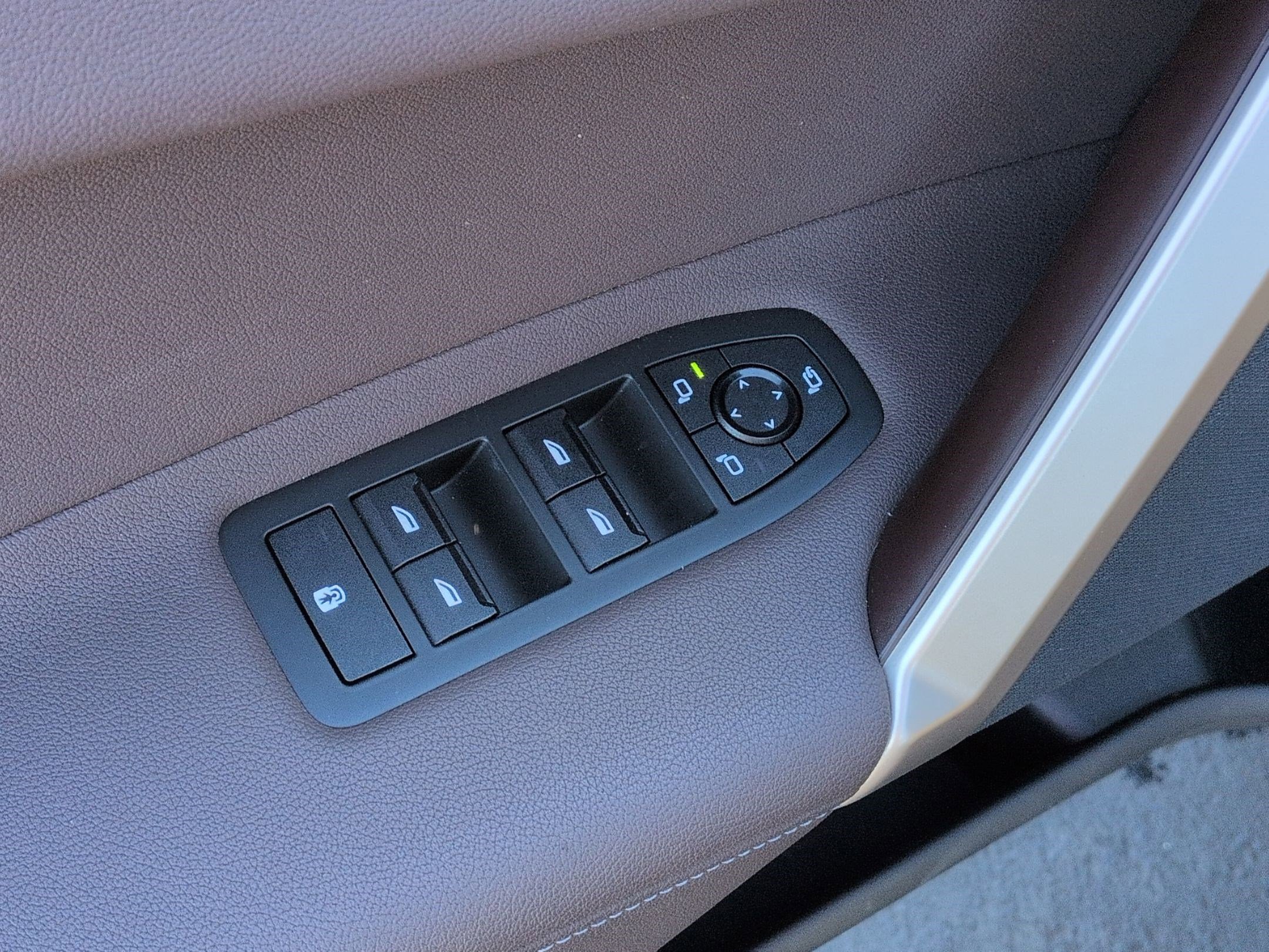 Used 2026 BMW iX xDrive45 image 15