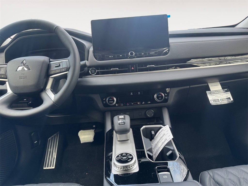 New 2026 Mitsubishi Outlander SEL image 3