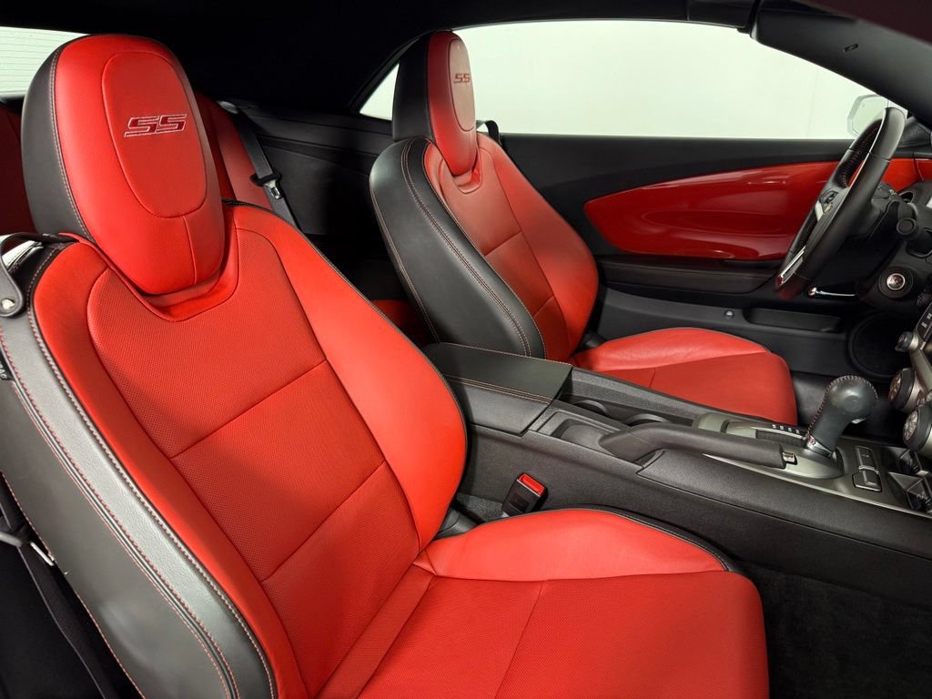 Used 2013 Chevrolet Camaro SS RWD image 15
