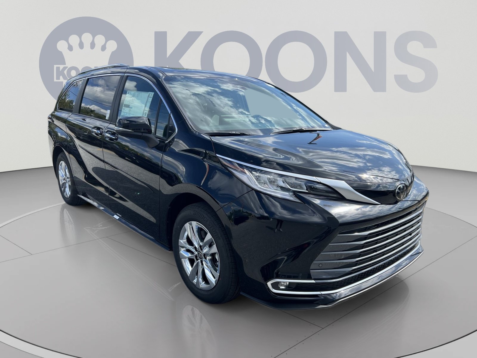 New 2026 Toyota Sienna Limited AWD/4WD image 10