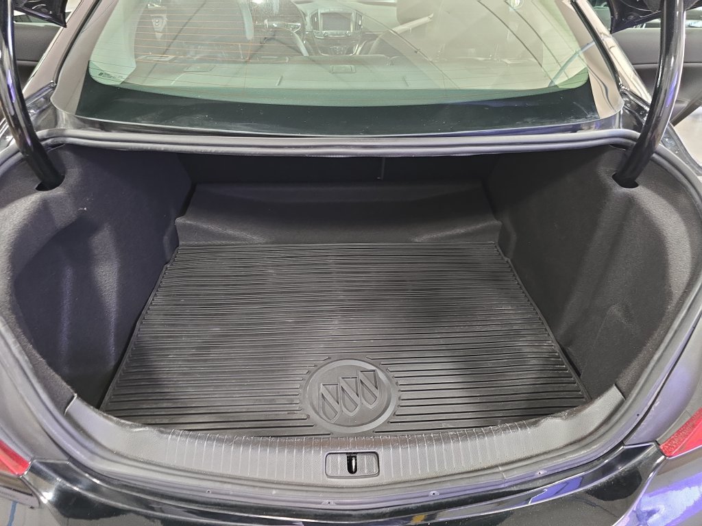 Used 2017 Buick Regal Premium FWD image 12
