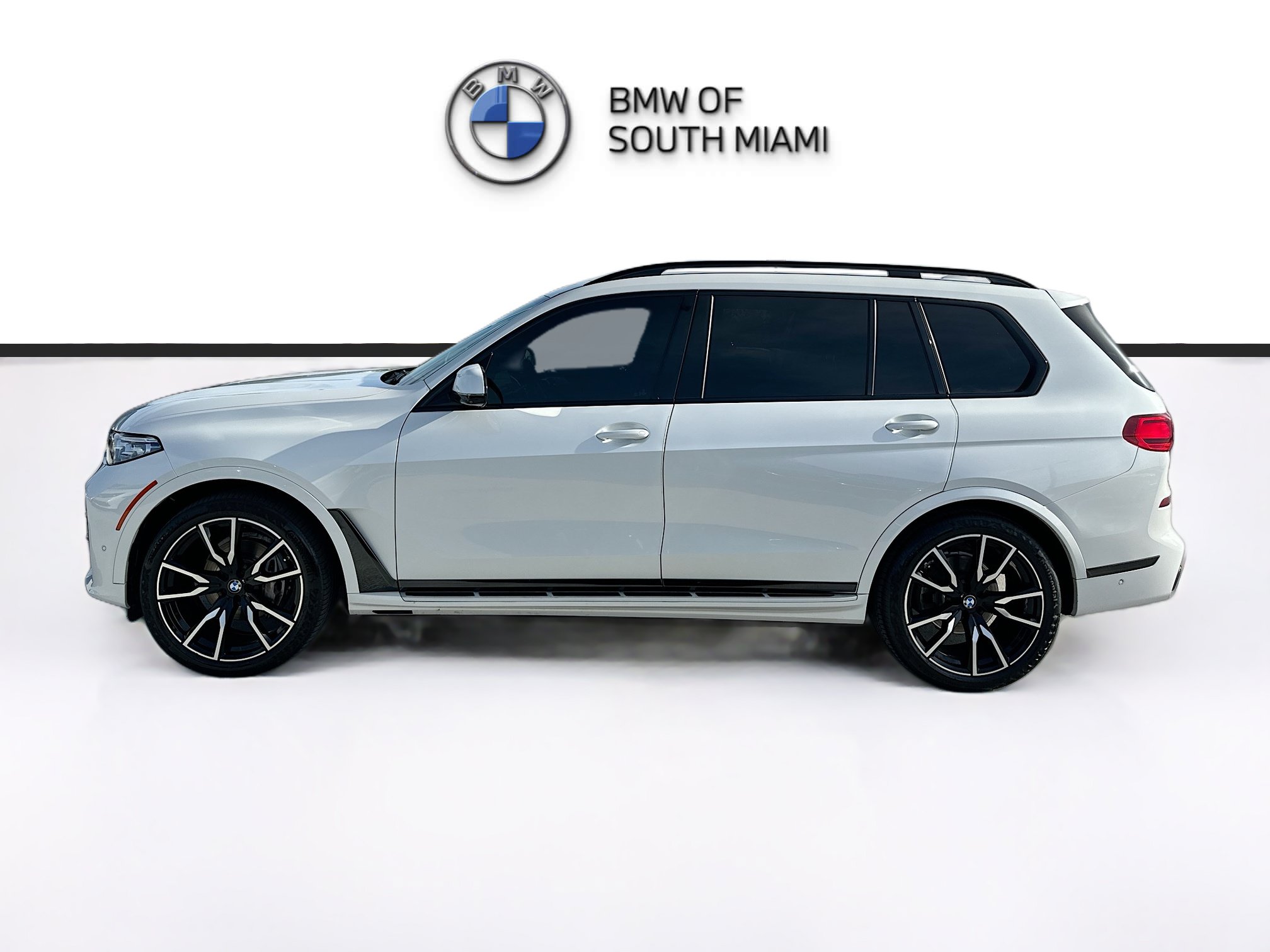 Used 2021 BMW X7 xDrive40i w/ M Sport Package AWD/4WD image 4