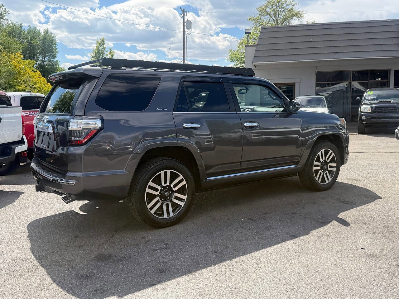 Used 2018 Toyota 4Runner Limited AWD/4WD image 88