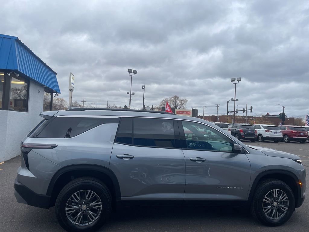 New 2026 Chevrolet Traverse LT image 4