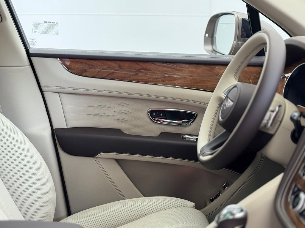 New 2025 Bentley Bentayga image 13