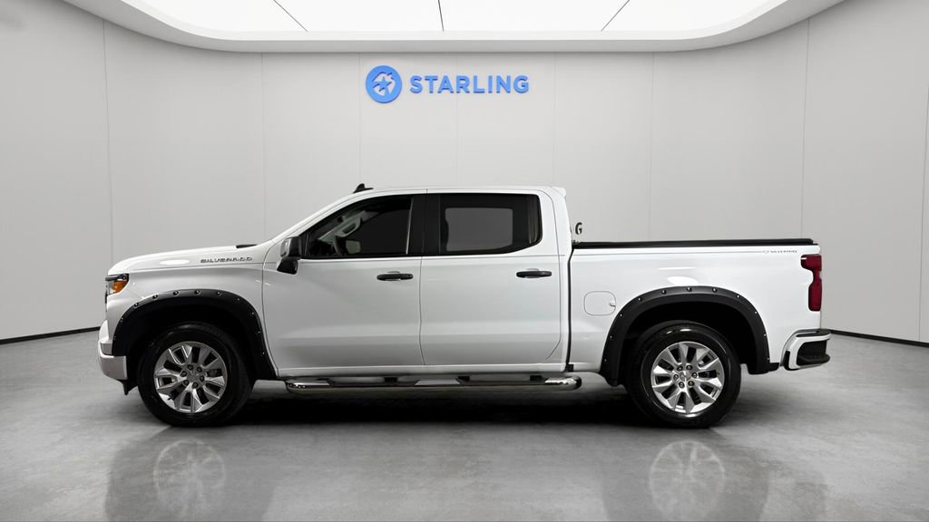 Used 2024 Chevrolet Silverado 1500 Custom RWD image 3