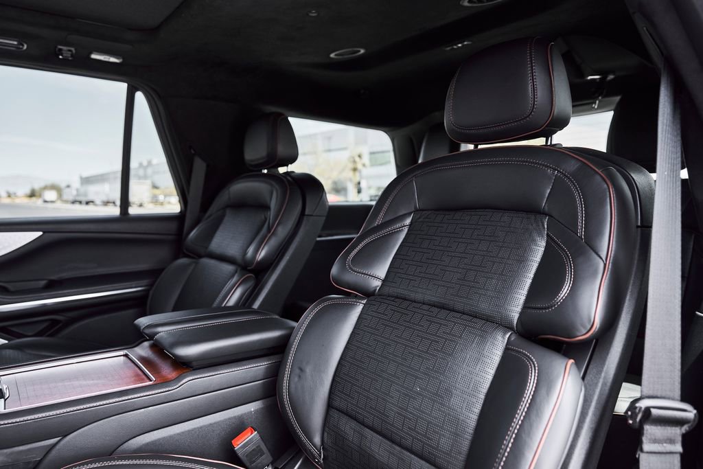 Used 2025 Lincoln Navigator Black Label AWD/4WD image 46