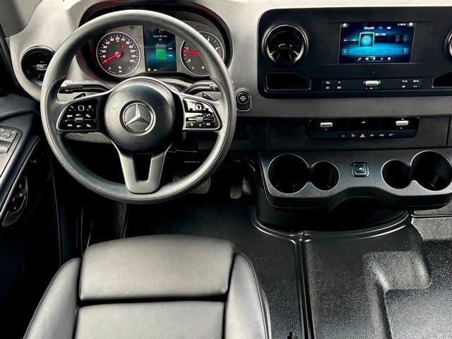 Used 2024 Mercedes-Benz Sprinter 3500 image 27