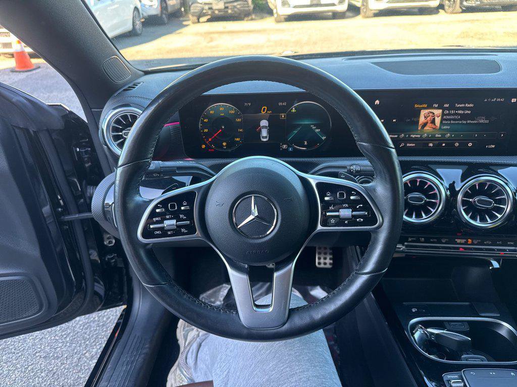 Used 2022 Mercedes-Benz CLA 250 4MATIC image 38