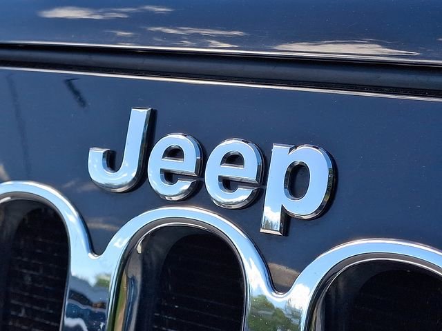 Used 2011 Jeep Wrangler Unlimited Sahara w/ Dual Top Group AWD/4WD image 30