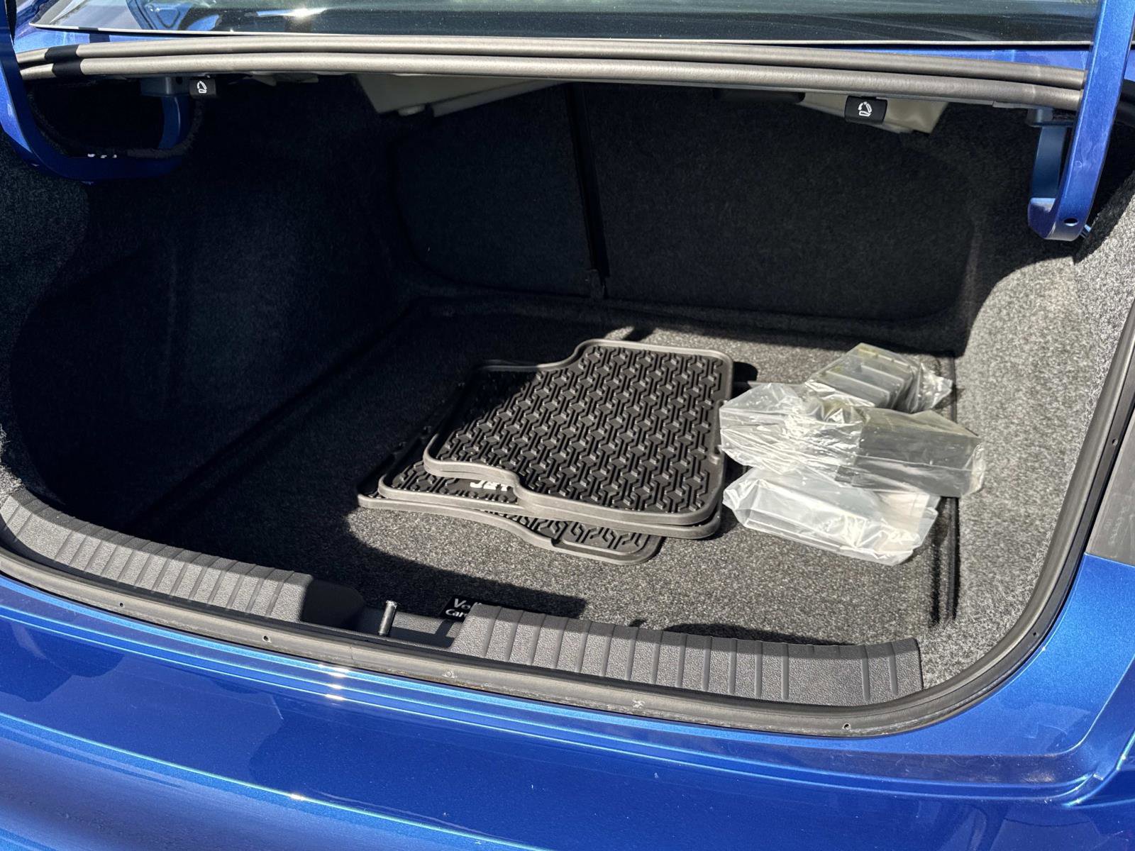 Certified 2024 Volkswagen Jetta Sport image 5