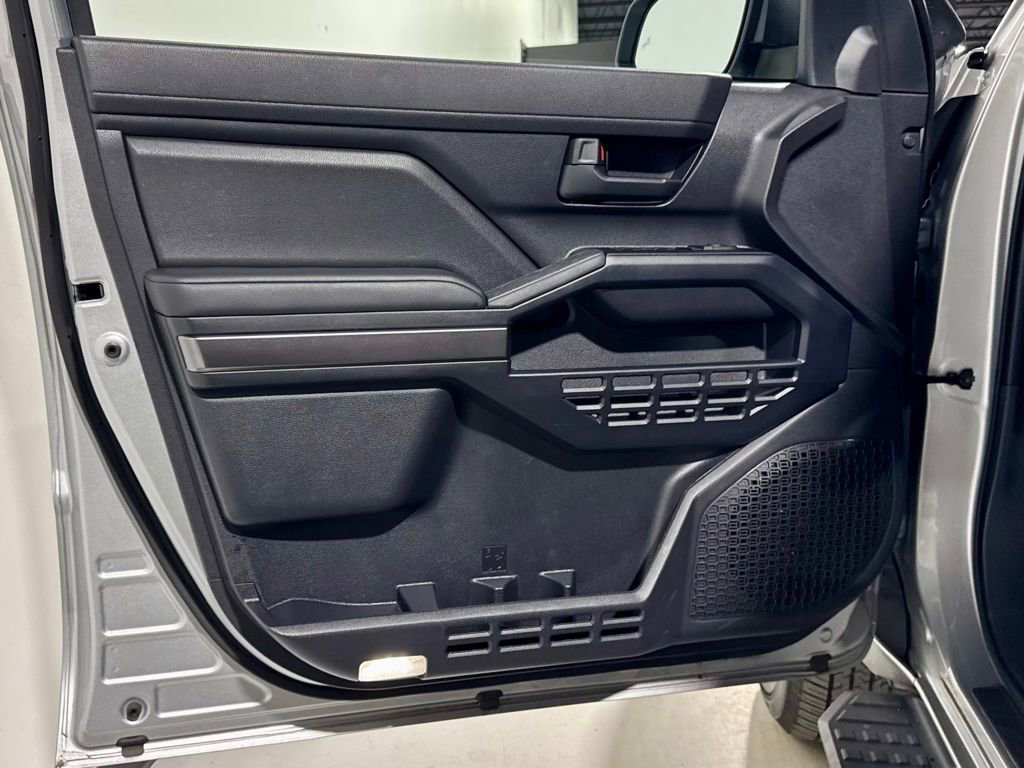 Used 2025 Toyota 4Runner SR5 image 13