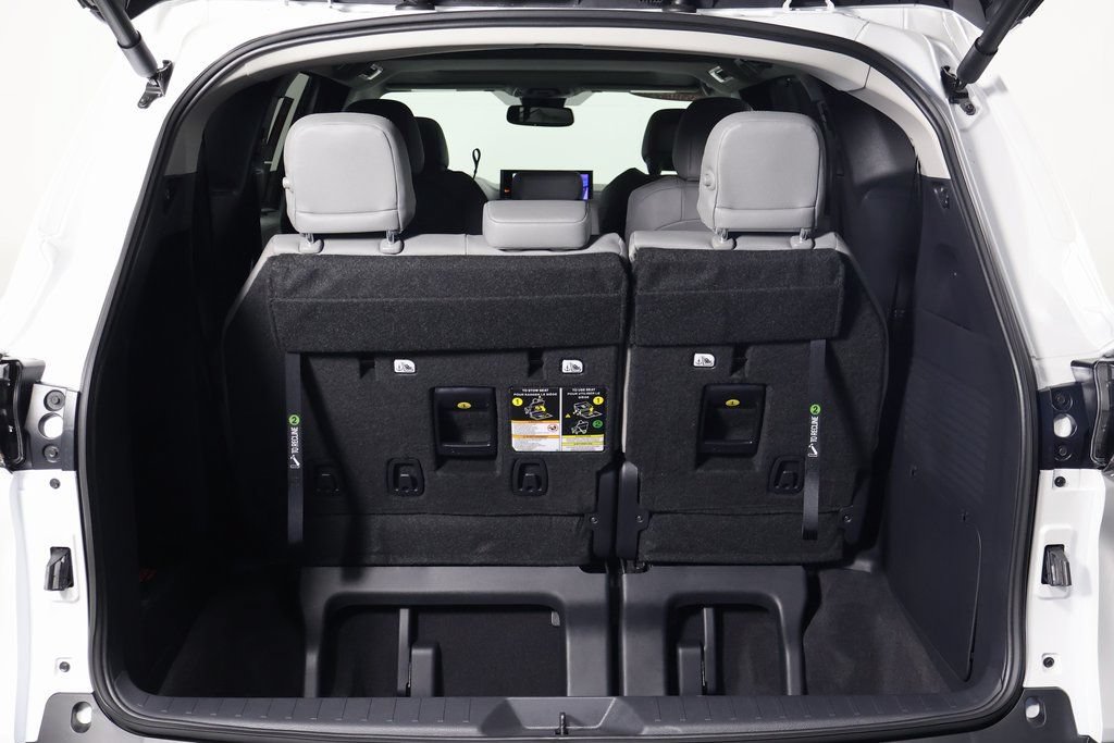 Used 2026 Toyota Sienna XLE FWD image 15