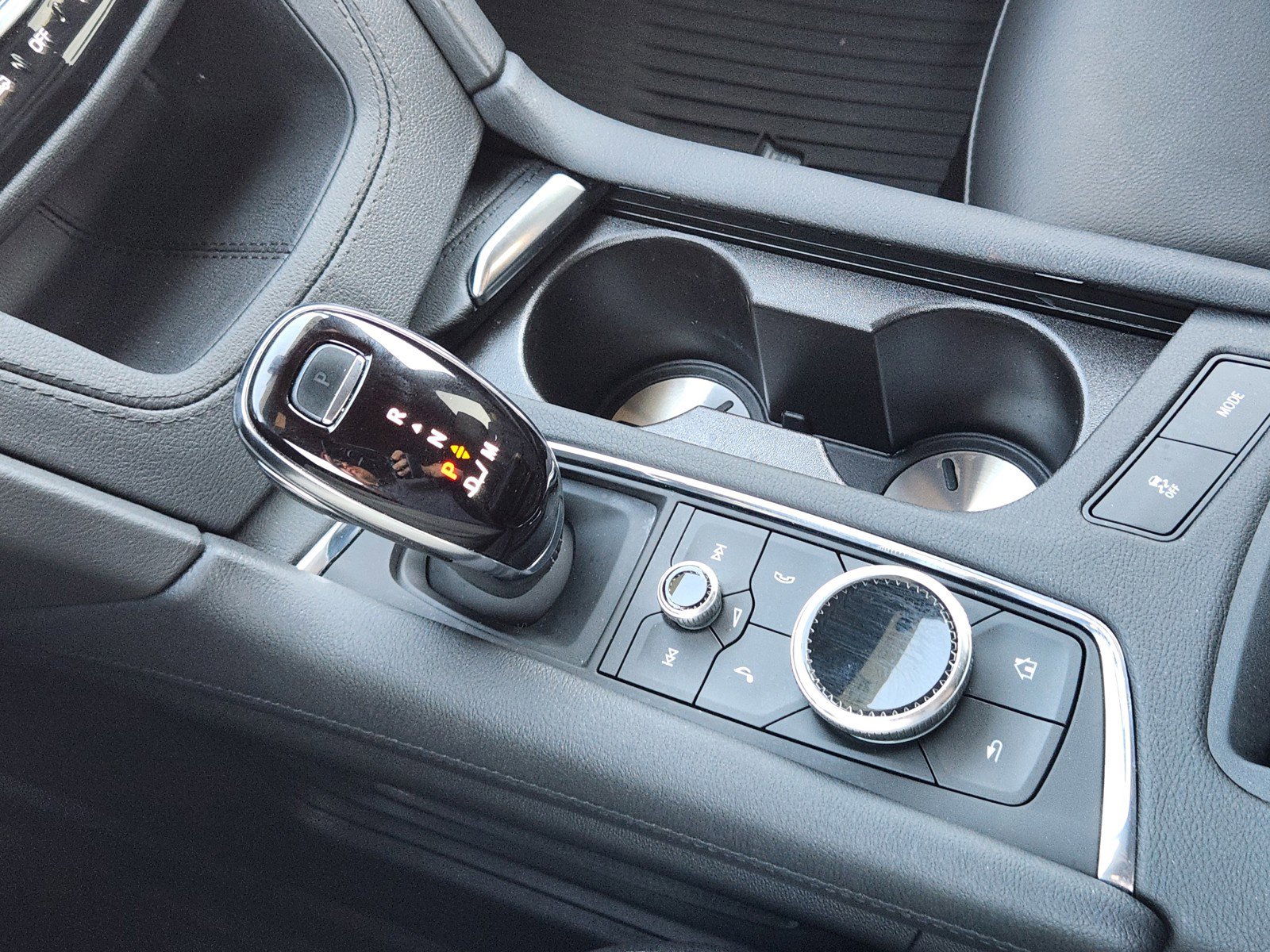 Certified 2024 Cadillac XT6 Luxury w/ LPO, Floor Liner Package image 17