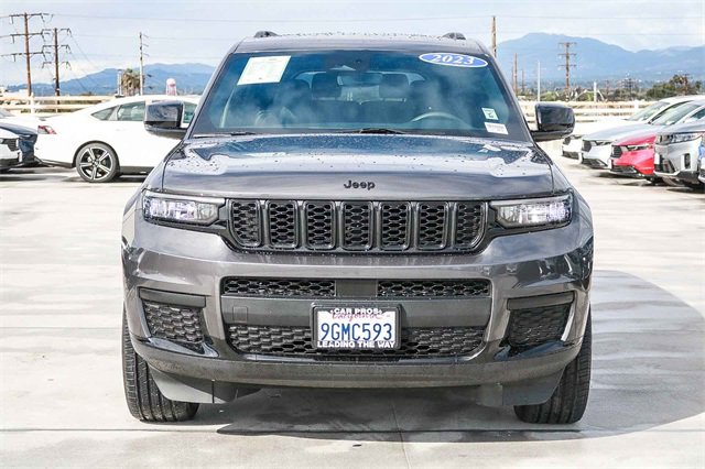 Used 2023 Jeep Grand Cherokee L Laredo image 4