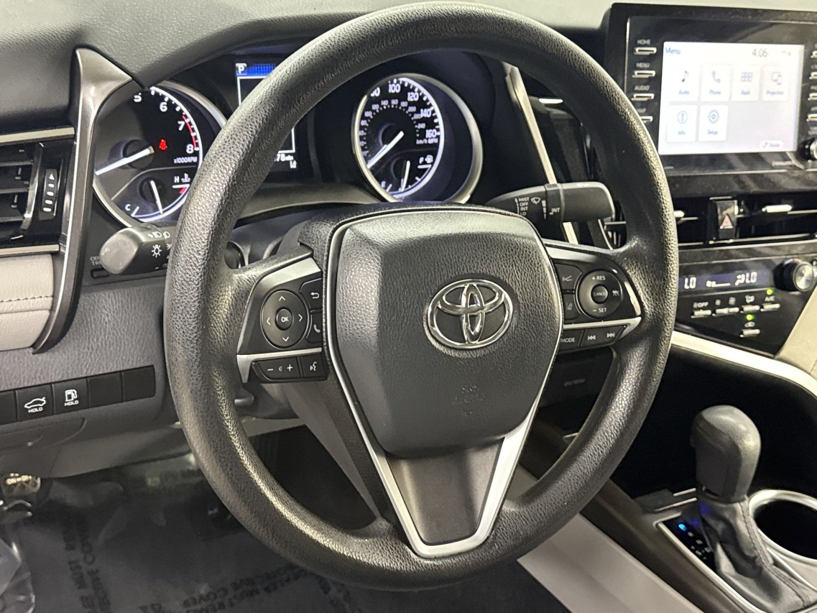 Used 2024 Toyota Camry LE FWD image 27