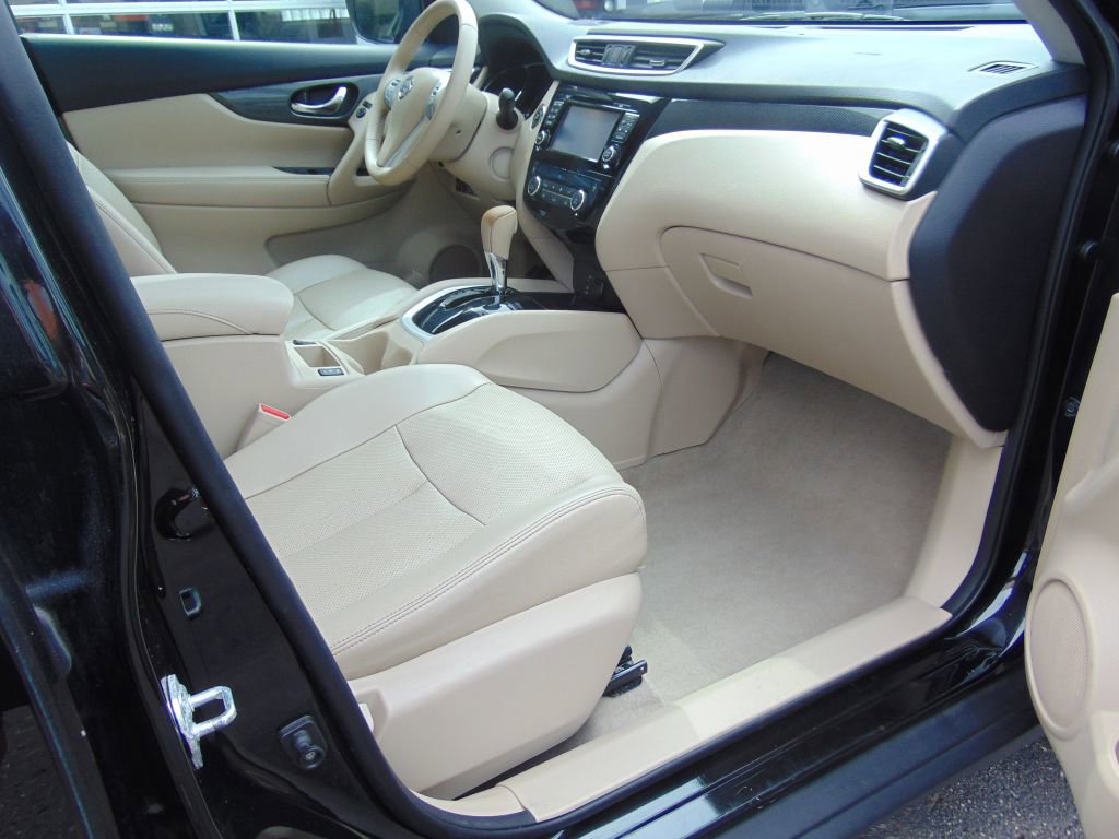 Used 2015 Nissan Rogue SL image 5