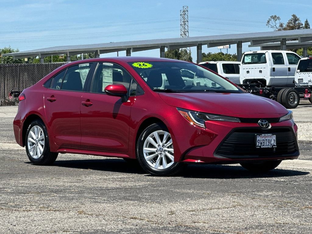 Used 2026 Toyota Corolla LE w/ LE Premium Package FWD image 1