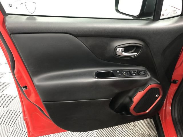 Used 2017 Jeep Renegade Trailhawk w/ Premium Trailhawk Package AWD/4WD image 13