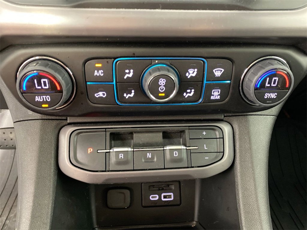 Used 2023 GMC Acadia AT4 w/ Technology Package image 18