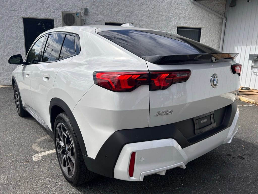 Used 2025 BMW X2 xDrive28i image 3