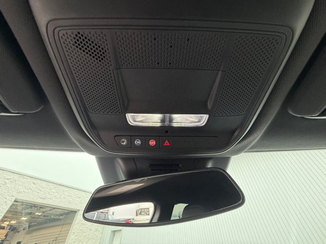 Used 2024 Chevrolet Equinox EV RS FWD image 32