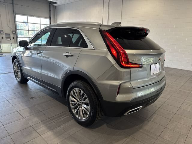 Certified 2025 Cadillac XT4 Premium Luxury FWD image 3