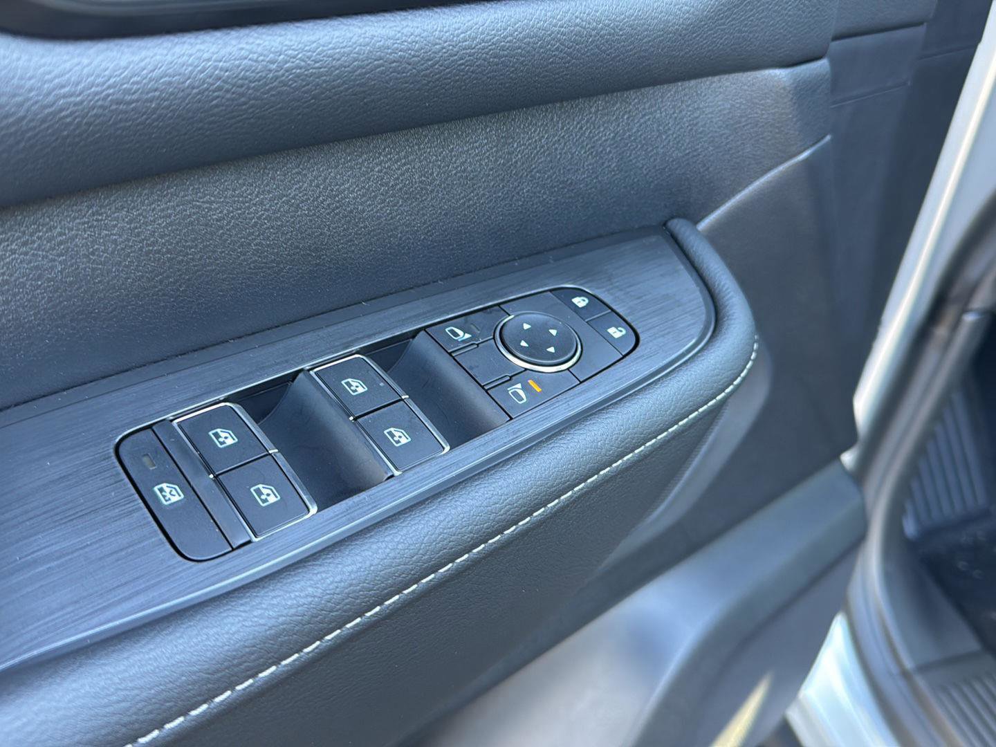 New 2026 Nissan Armada SV RWD image 28