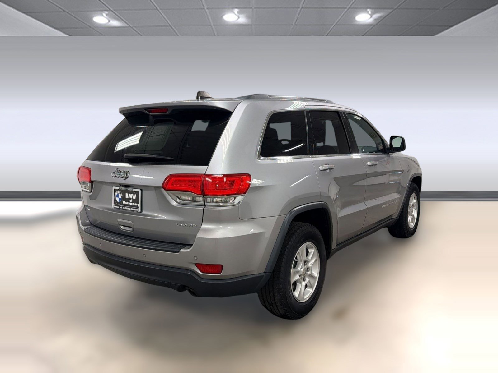 Used 2016 Jeep Grand Cherokee Laredo w/ Quick Order Package 23E RWD image 9