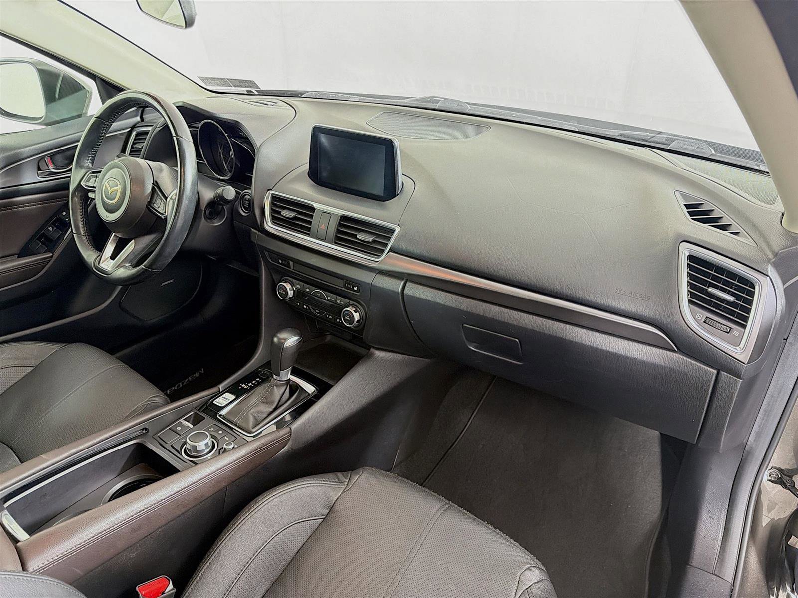 Used 2017 MAZDA MAZDA3 Grand Touring image 29