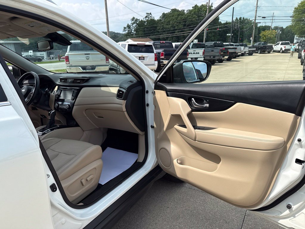 Used 2019 Nissan Rogue SL AWD/4WD image 37