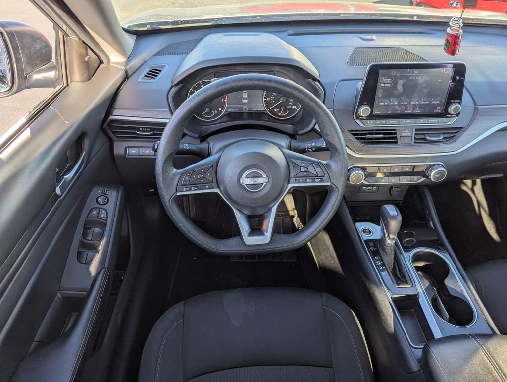 Used 2024 Nissan Altima 2.5 SV FWD image 28