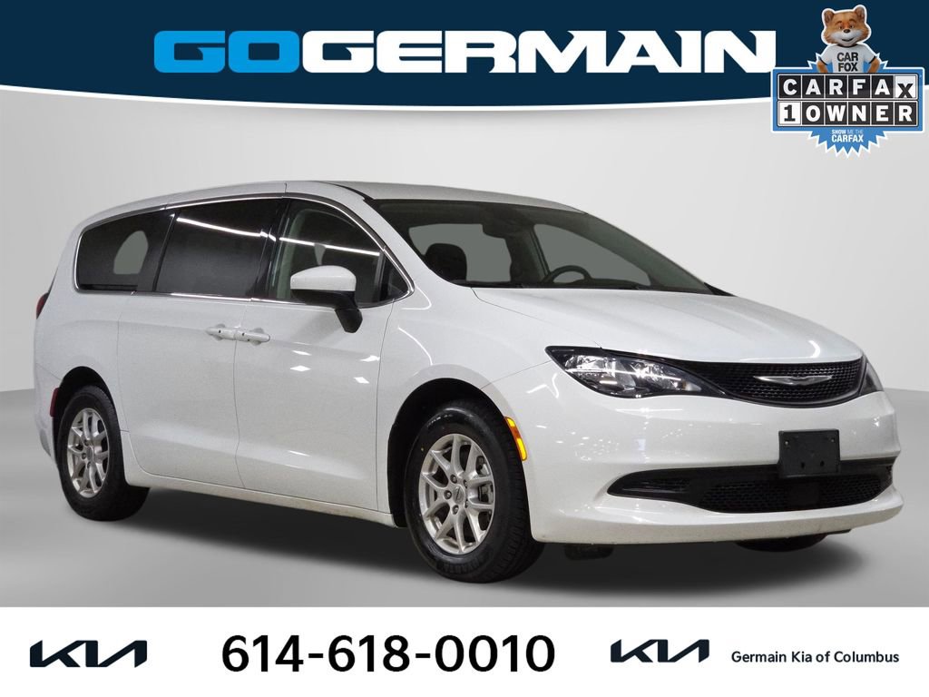 Used 2023 Chrysler Voyager LX image 5