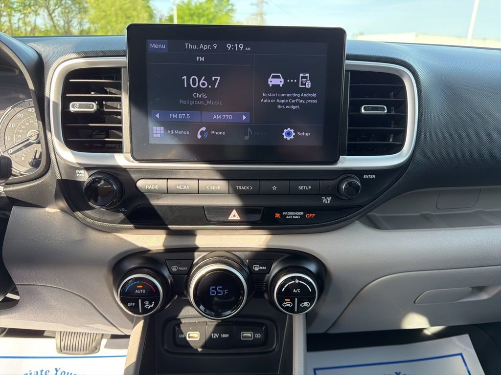 Used 2022 Hyundai Venue SEL w/ Cargo Package image 12