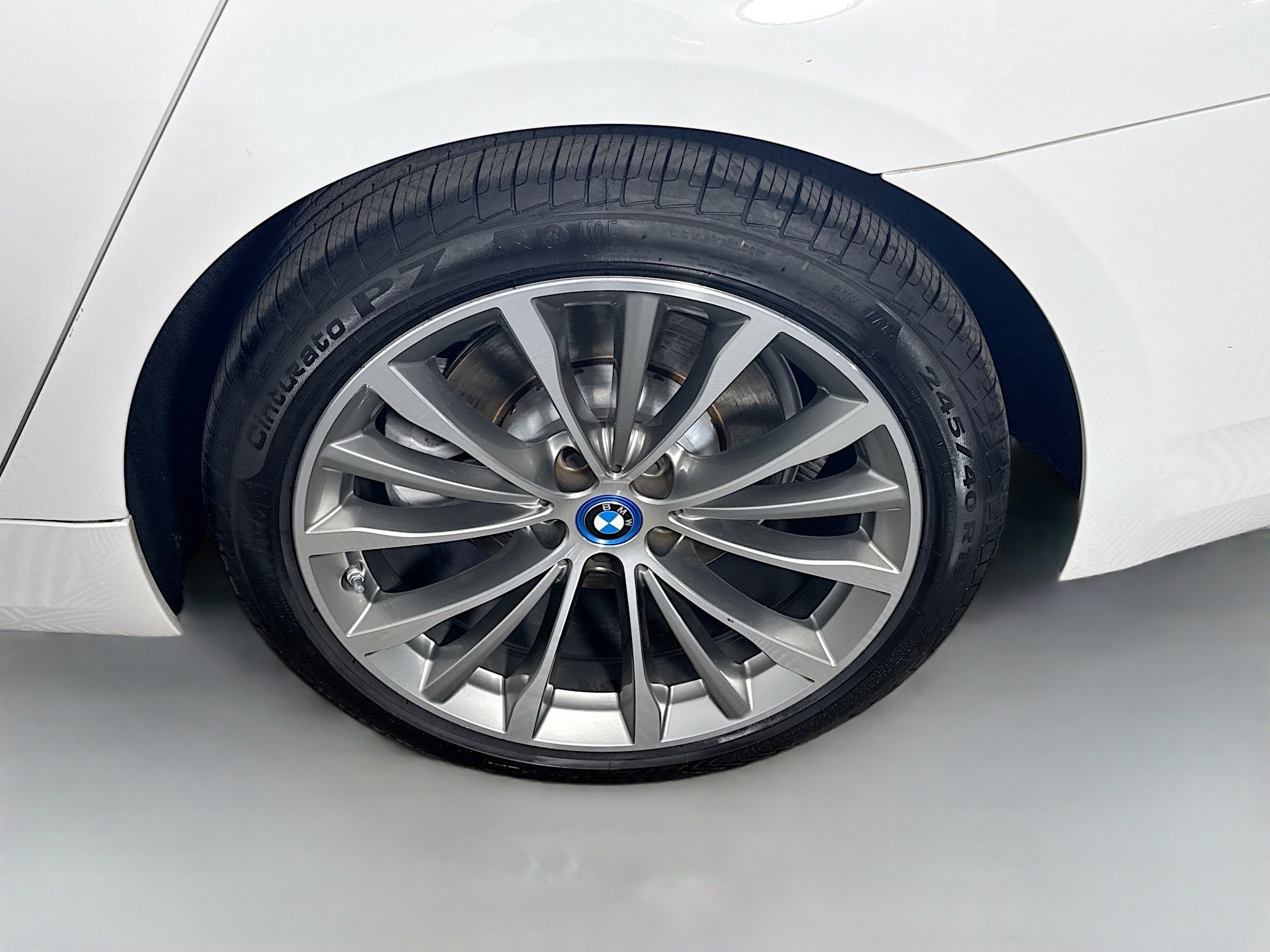 Used 2023 BMW 530e w/ Premium Package image 37