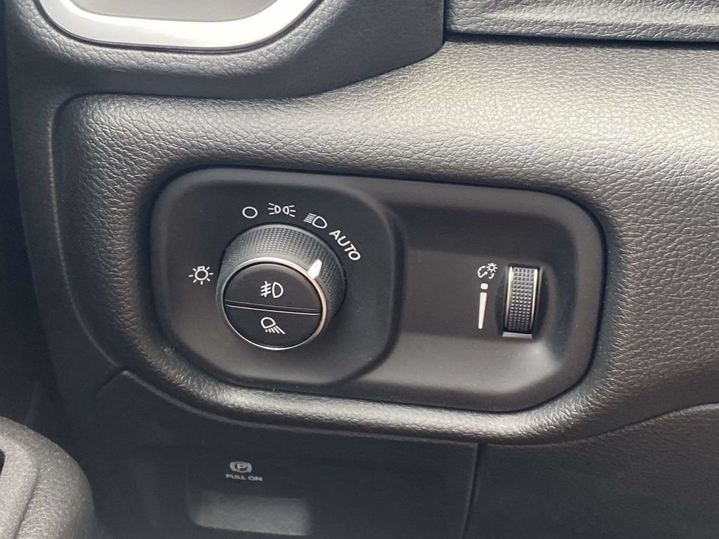 New 2026 RAM 1500 Express AWD/4WD image 30