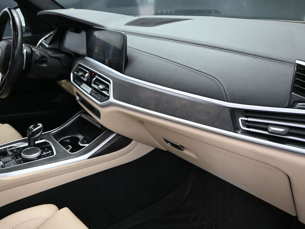 Used 2021 BMW X7 xDrive40i w/ Premium Package 2 image 25