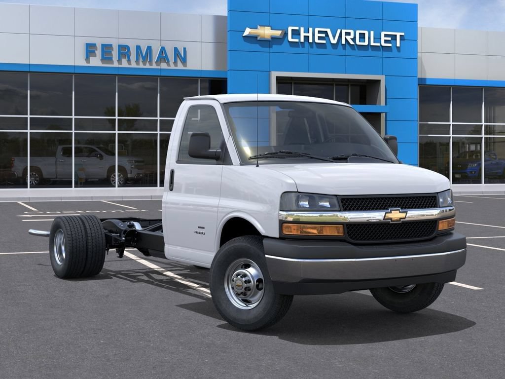 New 2026 Chevrolet Express 4500 w/ Power Convenience Package RWD image 8