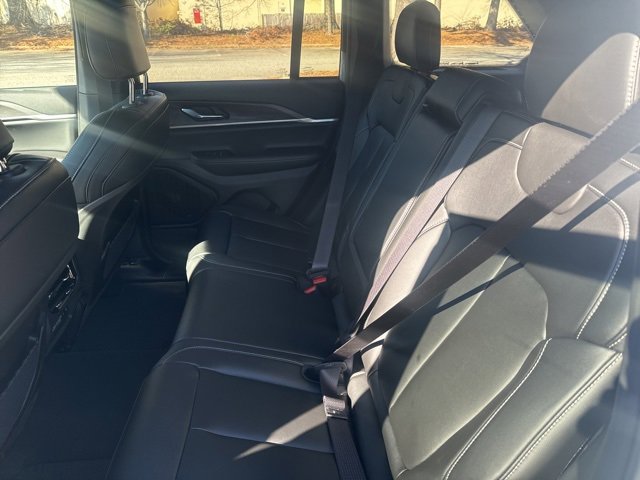 Used 2025 Jeep Grand Cherokee Limited w/ MOPAR Finishing Package image 22