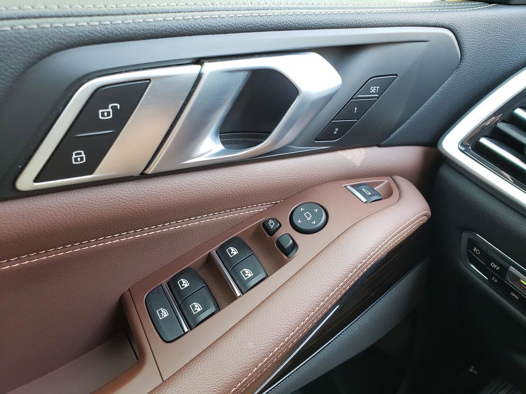 Used 2020 BMW X5 xDrive40i w/ Premium Package image 22