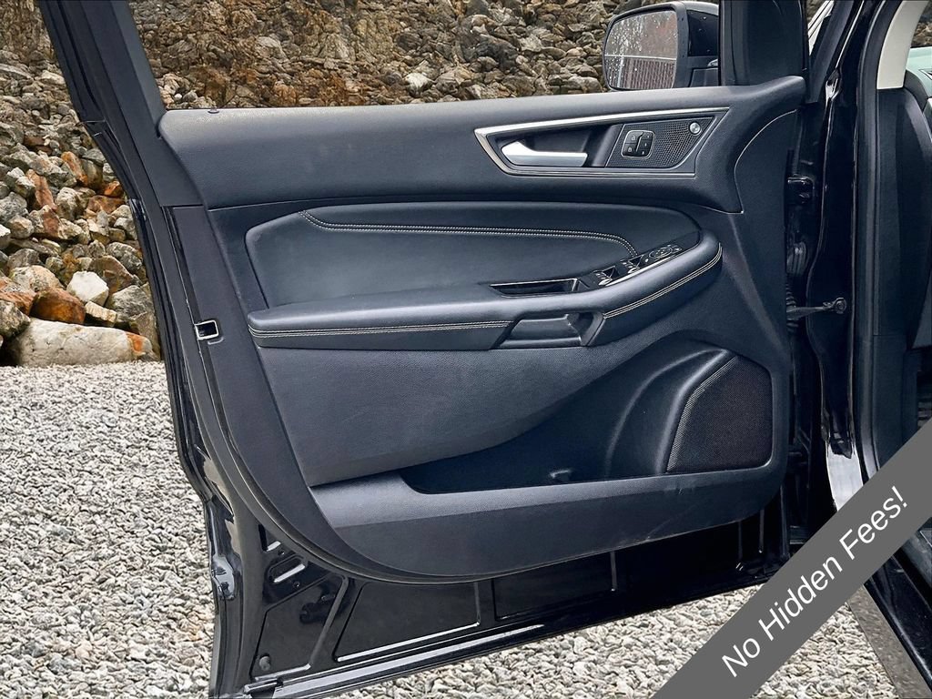 Used 2020 Ford Edge Titanium w/ Cargo Accessory Package FWD image 21