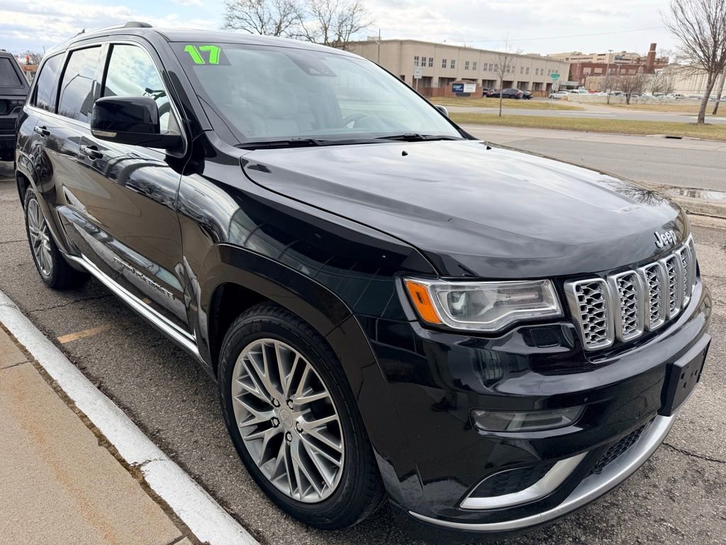 Used 2017 Jeep Grand Cherokee Summit image 2